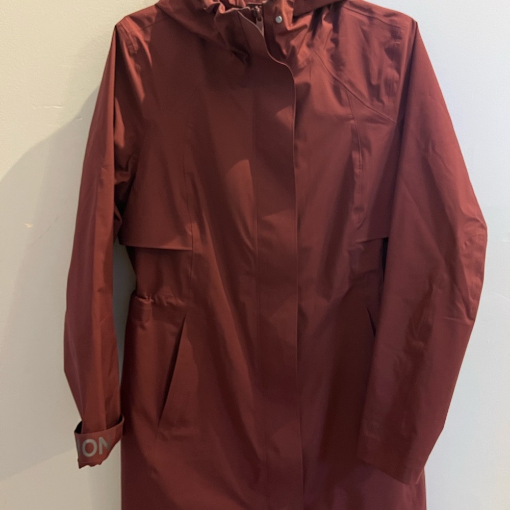 Lululemon rain rebel jacket in red merlot